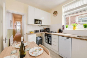 Family getaway, centrally located with beautiful Garden